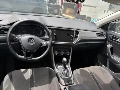 Scrapping Vehicle volkswagen t-roc (d11) r-line 149 cv / 110 kw of the year 2021 powered dttc