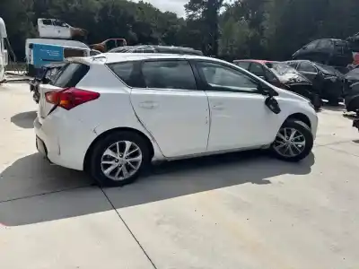 Scrapping Vehicle TOYOTA AURIS  of the year 2014 powered 1ZR