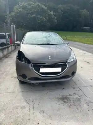 Veículo de Sucata peugeot 208 active 81 cv / 60 kw do ano 2014 alimentado hm01