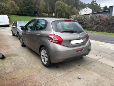 Veículo de Sucata PEUGEOT 208 Access do ano 2013 alimentado 8H01