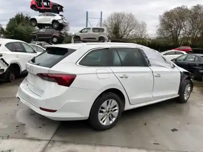 Veículo de Sucata SKODA OCTAVIA COMBI (NX5)  do ano 2024 alimentado DTTC