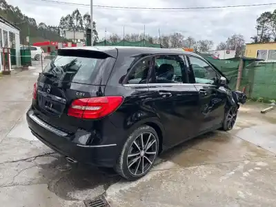 Veículo de Sucata mercedes-benz clase b (w246) b 180 cdi be (246.200) 109 cv / 80 kw do ano 2013 alimentado 651901