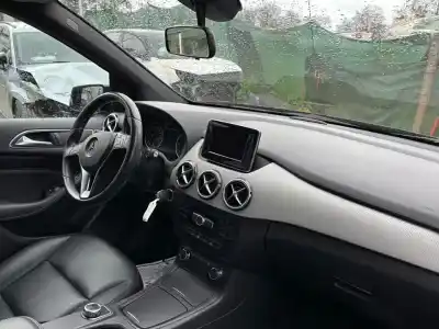 Veículo de Sucata mercedes-benz clase b (w246) b 180 cdi be (246.200) 109 cv / 80 kw do ano 2013 alimentado 651901