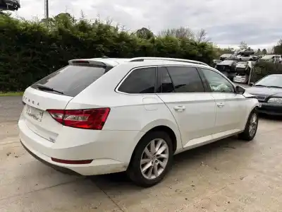 Veículo de Sucata skoda superb iii ranchera familiar (3v5) 2.0 tdi do ano 2023 alimentado dtsb