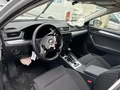 Veículo de Sucata skoda superb iii ranchera familiar (3v5) 2.0 tdi do ano 2023 alimentado dtsb