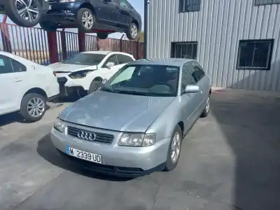Здавання транспортного засобу audi a3 (8l1) 1.8 року 1996 потужний agn