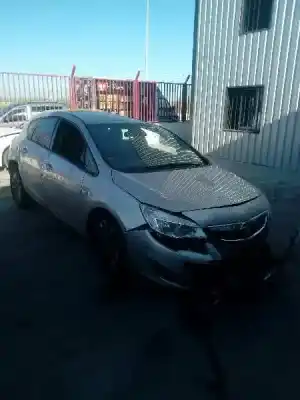 Veículo de Sucata opel astra j (p10) 1.7 cdti (68) do ano 2010 alimentado a17dtr