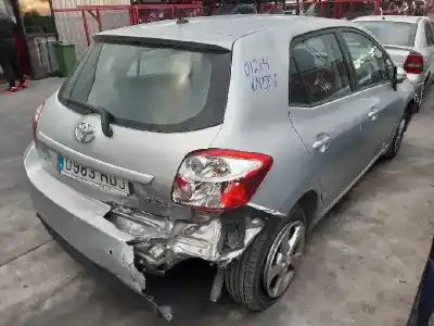Sloopvoertuig toyota auris luna+ van het jaar 2011 aangedreven 1ndtv