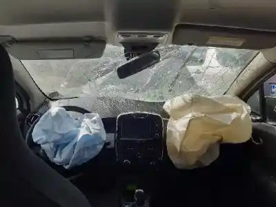Здавання транспортного засобу RENAULT ZOE Zen 58 CV / 43 KW року 2017 потужний 5AQ60