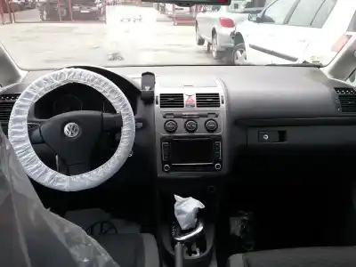 Veículo de Sucata volkswagen touran (1t2) highline do ano 2015 alimentado bkd