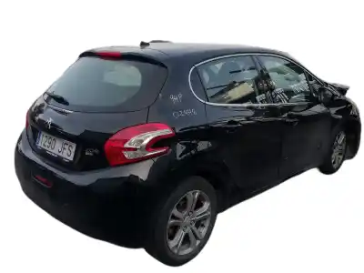 Veicolo di demolizione peugeot 208 style dell'anno 2015 alimentato 9hp