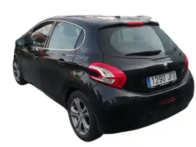 Veicolo di demolizione peugeot 208 style dell'anno 2015 alimentato 9hp