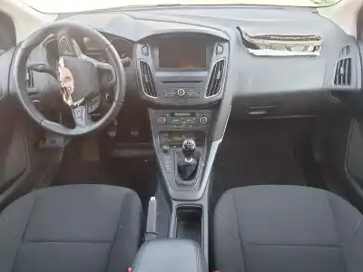 Veicolo di demolizione ford focus lim. (cb8) titanium dell'anno 2016 alimentato m1dd