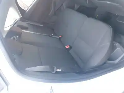 Veicolo di demolizione ford focus lim. (cb8) titanium dell'anno 2016 alimentato m1dd