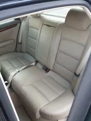 Scrapping Vehicle audi a4 b6 (8e2) 2.0 of the year 2001 powered alt