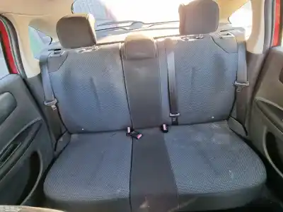 Véhicule à la ferraille citroen c4 berlina collection de l'année 2001 alimenté 9hx