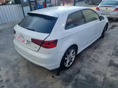 Veículo de Sucata audi a3 (8v) attraction do ano 2015 alimentado crk