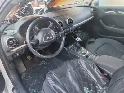 Veículo de Sucata audi a3 (8v) attraction do ano 2015 alimentado crk