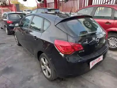 Veículo de Sucata opel astra j (p10) 1.7 cdti (68) do ano 2010 alimentado a17dtr