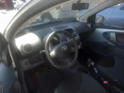 Здавання транспортного засобу toyota aygo (kgb/wnb) 1.0 básico року 2006 потужний 1kr