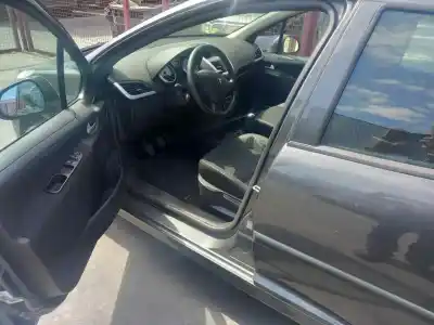 Veículo de Sucata peugeot 207 confort do ano 2010 alimentado kft