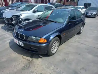 Veicolo di demolizione BMW SERIE 3 BERLINA (E46) 320d dell'anno 2001 alimentato 204D1