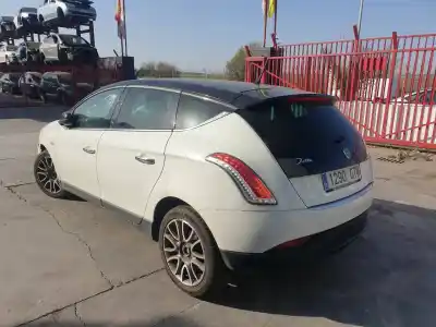 Здавання транспортного засобу lancia delta (181) argento року 2010 потужний 198a2000