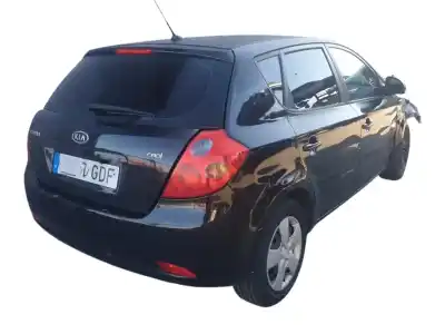Véhicule à la ferraille kia                                                cee´d                                                                                                                                                                                                                                                      concept                                                                                                                                                                                                                                                    de l'année 2008 alimenté d4fb l