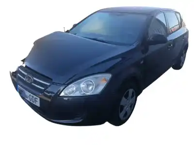 Véhicule à la ferraille kia                                                cee´d                                                                                                                                                                                                                                                      concept                                                                                                                                                                                                                                                    de l'année 2008 alimenté d4fb l