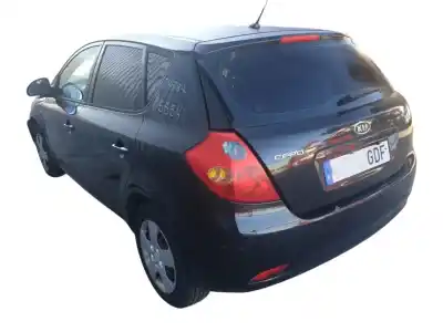 Véhicule à la ferraille kia                                                cee´d                                                                                                                                                                                                                                                      concept                                                                                                                                                                                                                                                    de l'année 2008 alimenté d4fb l