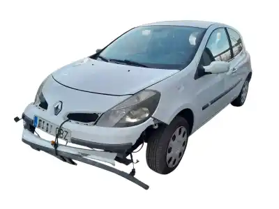 Veicolo di demolizione RENAULT CLIO III Emotion dell'anno 2008 alimentato K9K752