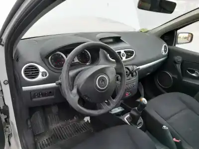 Veículo de Sucata renault clio iii emotion do ano 2008 alimentado k9k752