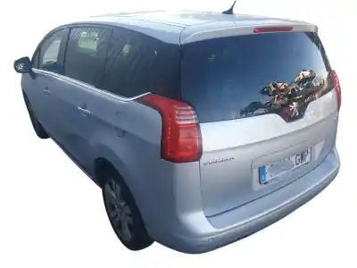 Veicolo di demolizione PEUGEOT 5008  dell'anno 2010 alimentato RH02RHE