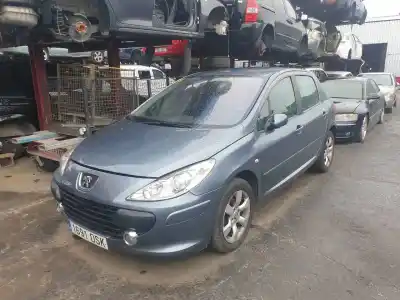 Veicolo di demolizione PEUGEOT 307 BERLINA (S2)  dell'anno 2005 alimentato 9HY