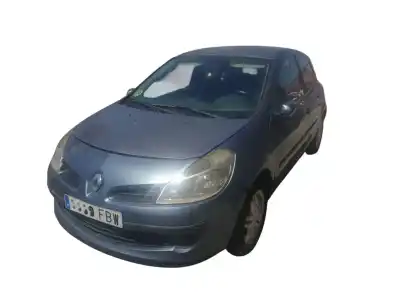 Veicolo di demolizione RENAULT CLIO III  dell'anno 2006 alimentato K9KT7