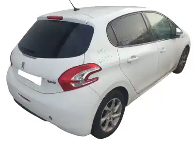 Veículo de Sucata PEUGEOT 208 Style do ano 2015 alimentado HMZ/HM01