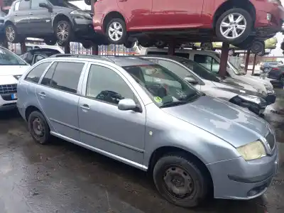 Veículo de Sucata SKODA FABIA FAMILIAR (6Y5)  do ano 2006 alimentado AXR