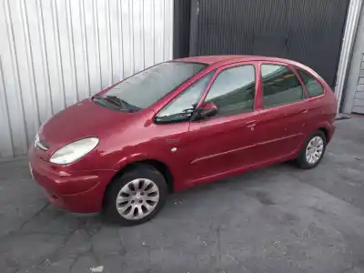 Véhicule à la ferraille CITROEN XSARA PICASSO (N68)  de l'année 2001 alimenté RHY