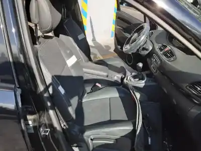 Здавання транспортного засобу renault scénic iii (jz0/1_) 1.6 dci (jz00, jz12) року 2011 потужний r9m 402