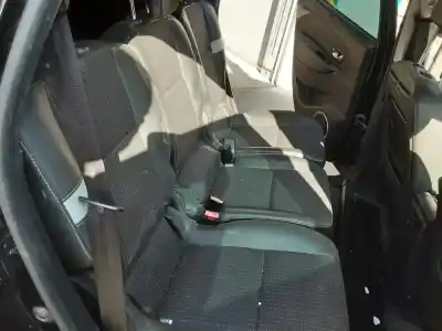 Здавання транспортного засобу renault scénic iii (jz0/1_) 1.6 dci (jz00, jz12) року 2011 потужний r9m 402