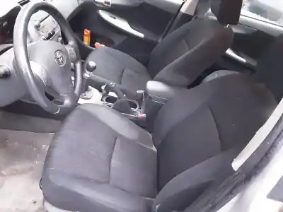 Veículo de Sucata toyota corolla sedán (_e15_) 2.0 d-4d (ade150) do ano 2009 alimentado 1ad-ftv