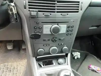Scrapping Vehicle opel astra h twintop (a04) 1.9 cdti (l67) of the year 2005 powered z19dth