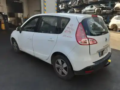 Veicolo di demolizione renault scénic iii (jz0/1_) 1.6 dci (jz00, jz12) dell'anno 2011 alimentato r9m 402