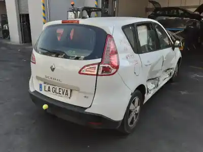 Veicolo di demolizione renault scénic iii (jz0/1_) 1.6 dci (jz00, jz12) dell'anno 2011 alimentato r9m 402