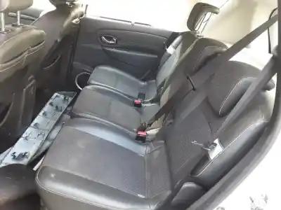 Veicolo di demolizione renault scénic iii (jz0/1_) 1.6 dci (jz00, jz12) dell'anno 2011 alimentato r9m 402