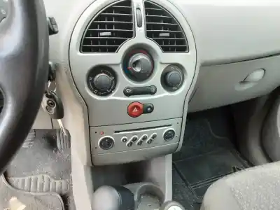 Véhicule à la ferraille RENAULT MODUS FP/JP DESDE 09/2004  de l'année 2005 alimenté K4J 770
