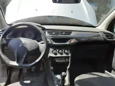Véhicule à la ferraille citroen                                            c3 (s desde 09/2009)                                                                                                                                                                                                                                       1.4 hdi                                                                                                                                                                                                                                                    de l'année 2012 alimenté 8h01