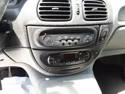 Véhicule à la ferraille renault                                            scénic i monospace (ja0/1_, fa0_)                                                                                                                                                                                                                          1.9 dci (ja05, ja1f) de l'année 2003 alimenté f9q 732