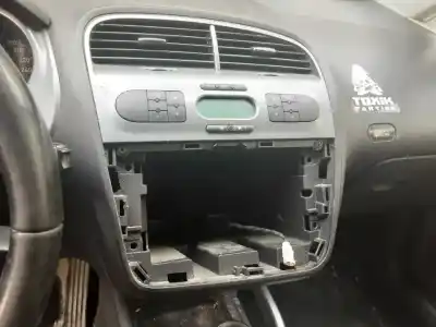 Véhicule à la ferraille SEAT ALTEA XL (5P5, 5P8)  de l'année 2008 alimenté BXE