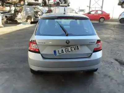 Здавання транспортного засобу skoda fabia 1.0 mpi року 2015 потужний chyb